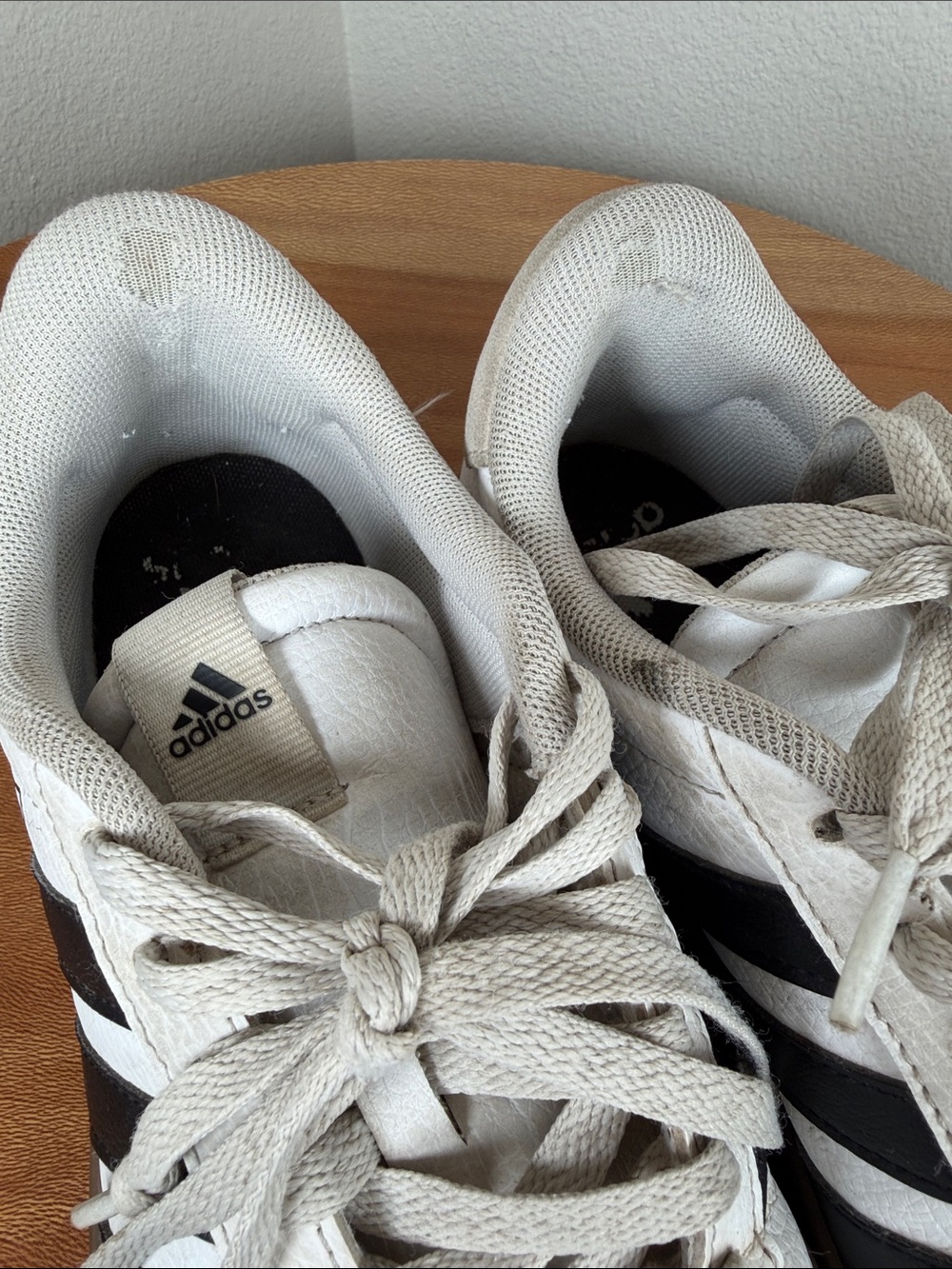 adidas Women’s VL Court 3.0 Sneaker White Black Gray Beat Up Size 7.5 - Picture 8 of 16